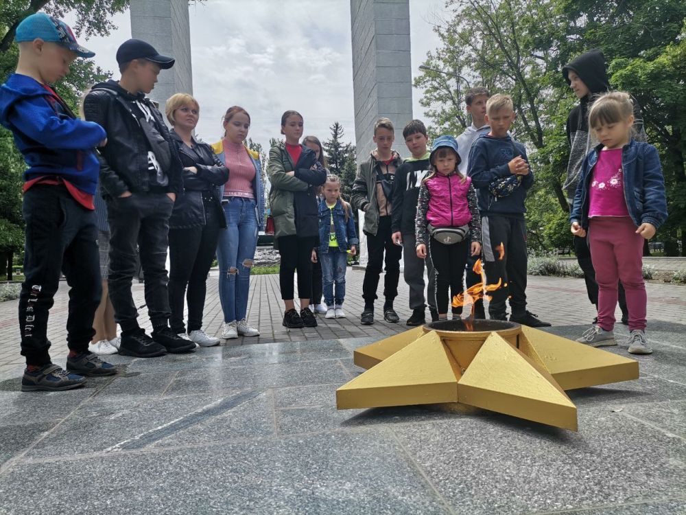 Дети Акимовки побывали на экскурсии у мемориального комплекса в Мелитополе