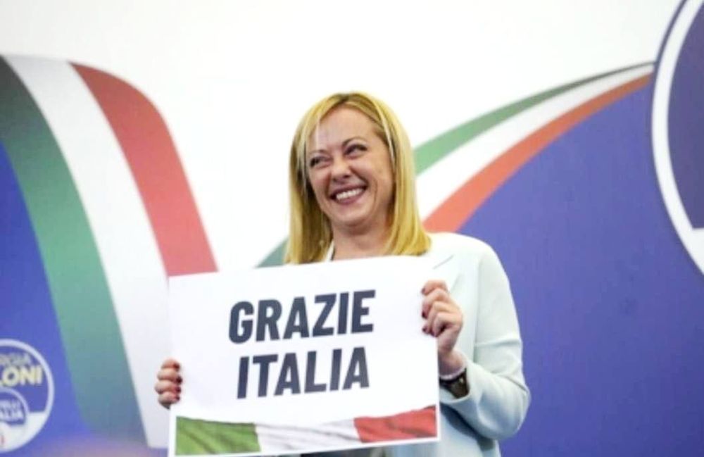 В Италии большинство голосов на выборах в Сенат среди коалиции правых сил получила правая партия «Братья Италии» (помните, это именно они поют на улицах «Катюшу»)