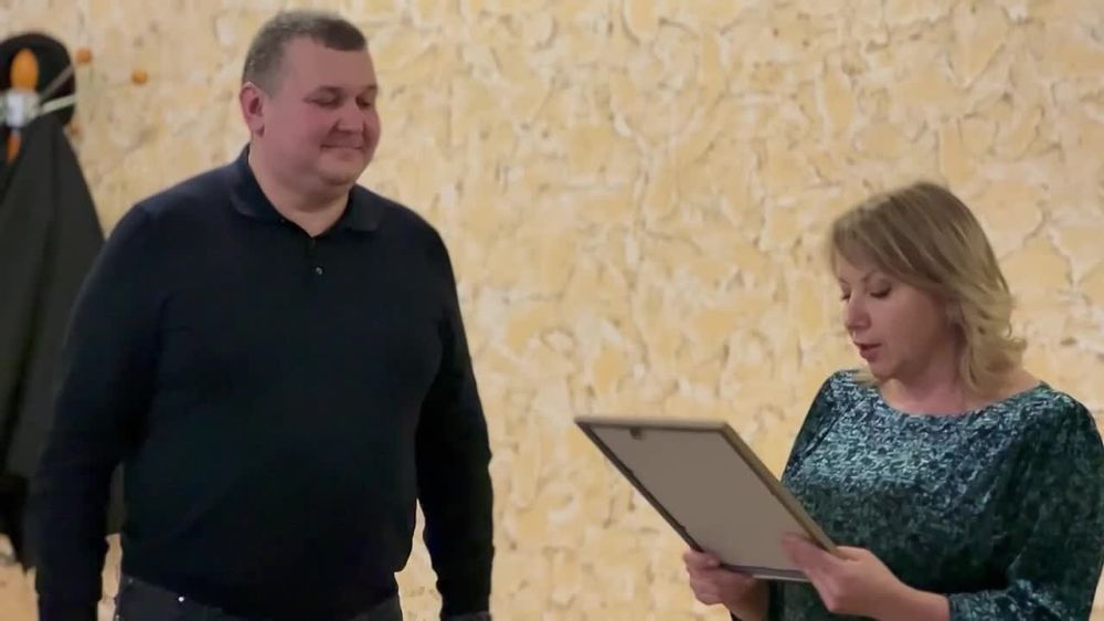 Андрей Сигута: Глава избирательной комиссии Запорожской области Галина Катющенко отметила работу ВГА Мелитопольского района в подготовке и проведении референдума о воссоединении с Россией