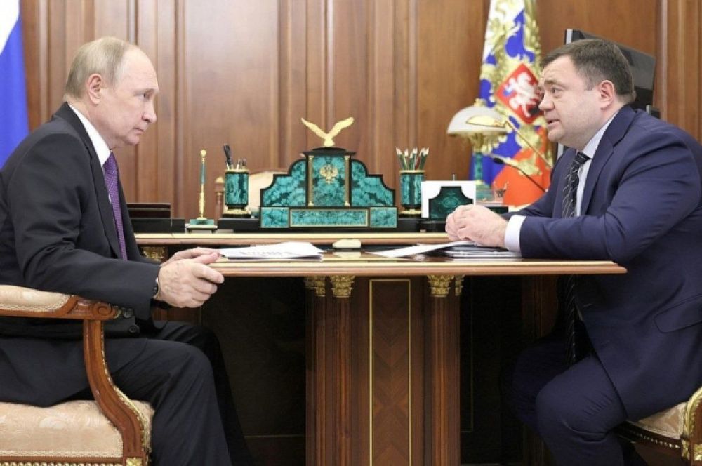 Владимир Путин на встрече с главой Промсвязьбанка Петром Фрадковым обсудили работу банков в новых регионах России