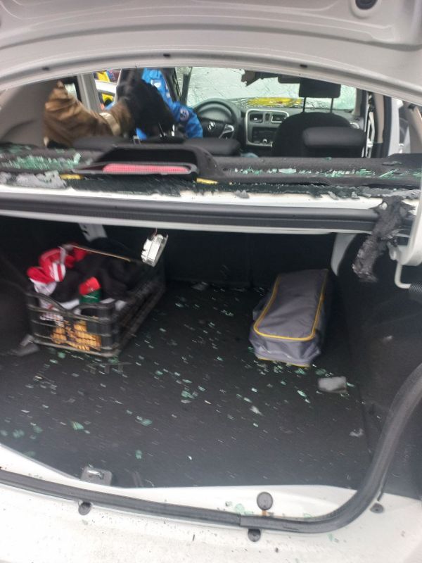 Фотоматериалы с места подрыва машины главы администрации Акимовки Максима Зубарева в Мелитополе