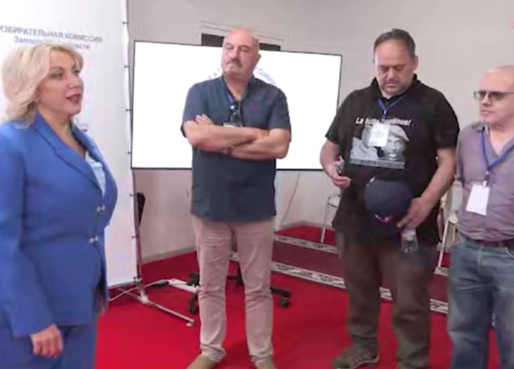 Иностранные эксперты посетили избирательный участок в Мелитополе