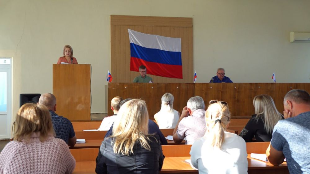 СПИСОК зарегистрированных депутатов Веселовского окружного Совета депутатов первого созыва, избранных по единому избирательному округу