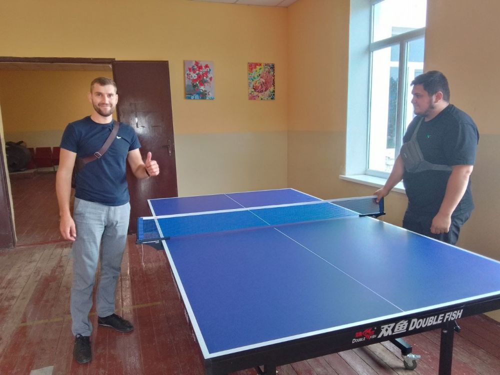 Ура у нас новый теннисный стол