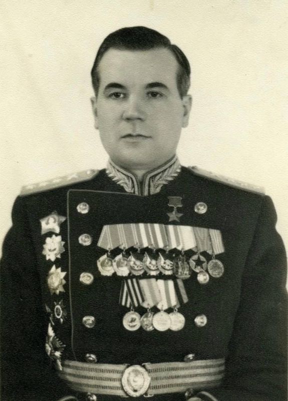 Николай Стариков: Митрофан Иванович Неделин - военачальник, Герой Советского Союза