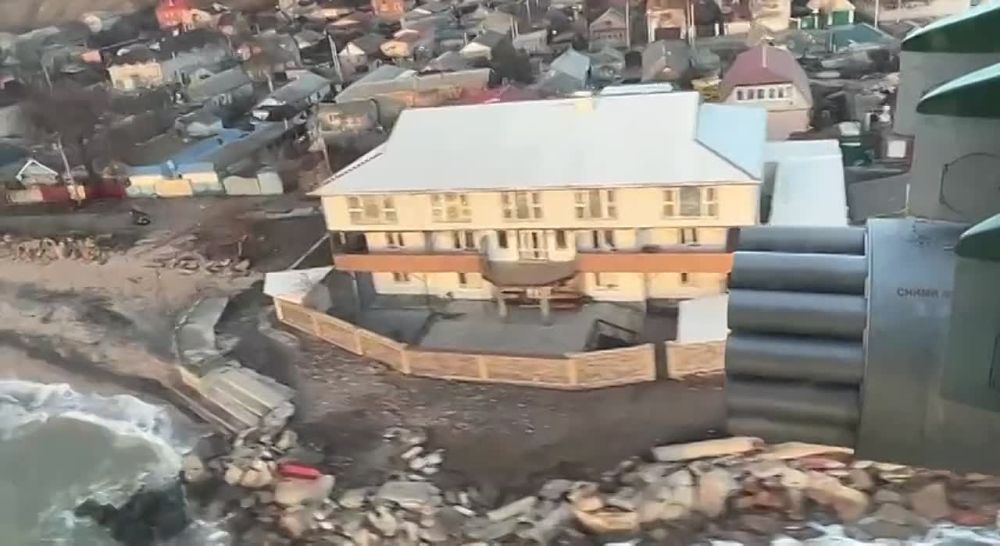 Евгений Балицкий: В Запорожской области продолжает работу оперативный штаб МЧС по ликвидации последствий погодных условий...