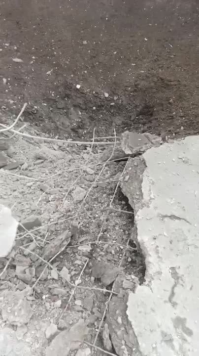 Оперативные службы нашего региона ликвидируют последствия артудара боевиков ВСУ по Каменке-Днепровской и селу Каменскому