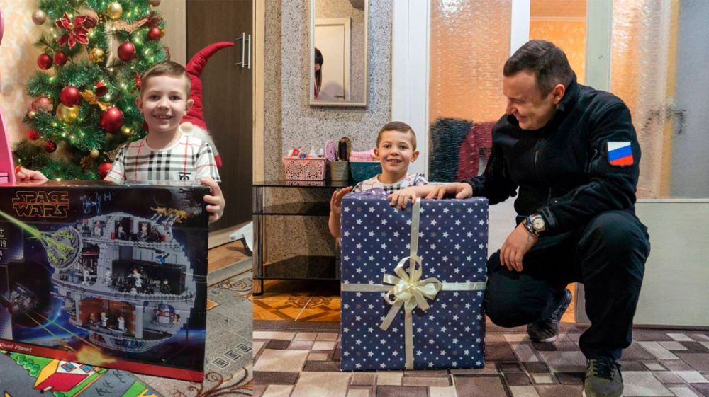 Евгений Балицкий начал исполнять новогодние мечты детей нашего региона, принявших участие в «Елке желаний»