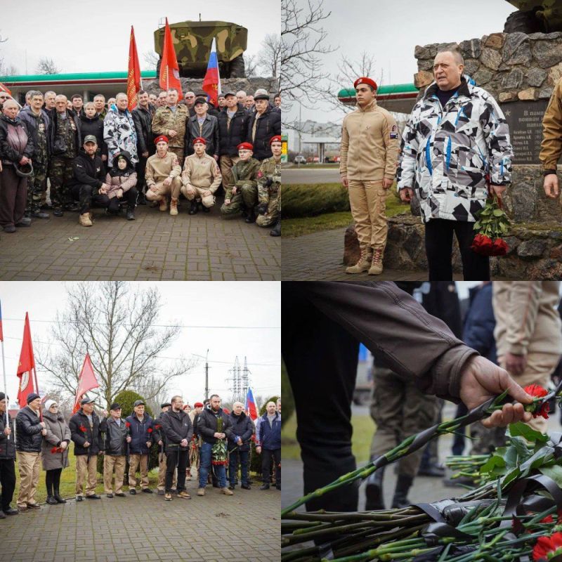 К памятнику мелитопольцам — воинам-интернационалистам возложили памятник накануне 35-летия вывода советских войск из Афганистана