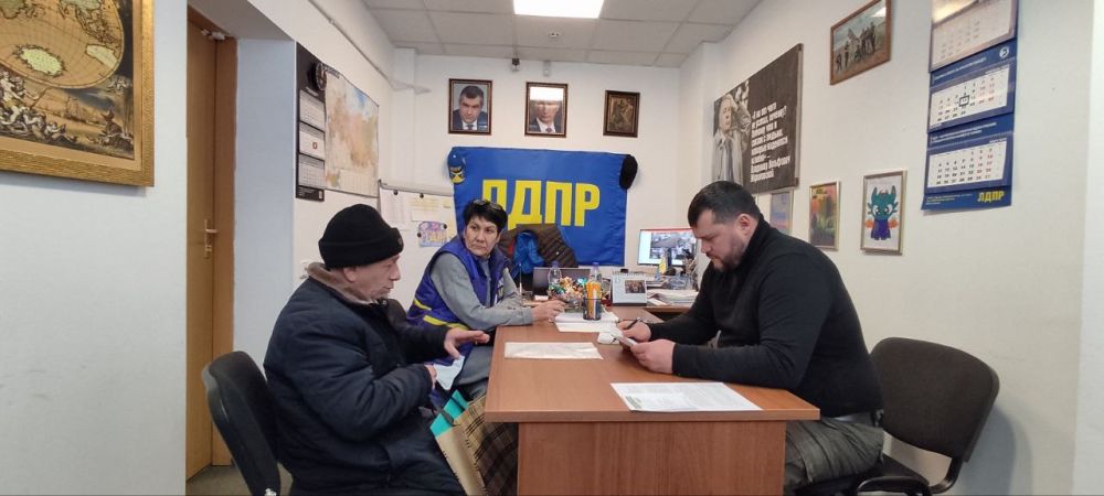 Сегодня в офисе РО ЛДПР Запорожской области состоялся очередной приём граждан депутатом Законодательного Собрания Кириллом Перовым