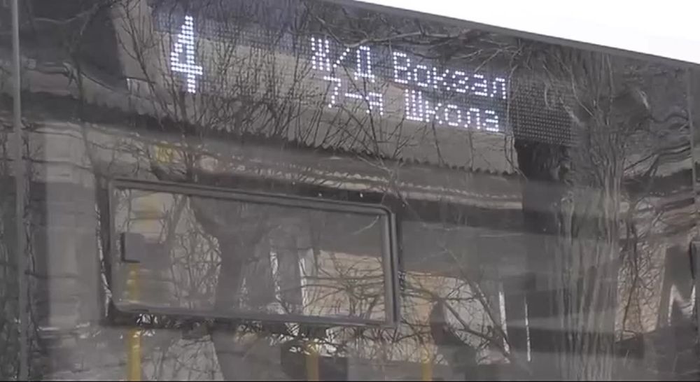Евгений Балицкий: Сегодня на маршруты города Бердянска вышли новые пассажирские автобусы, которые поступили в область при поддержке Президента Российской Федерации Владимира Владимировича Путина