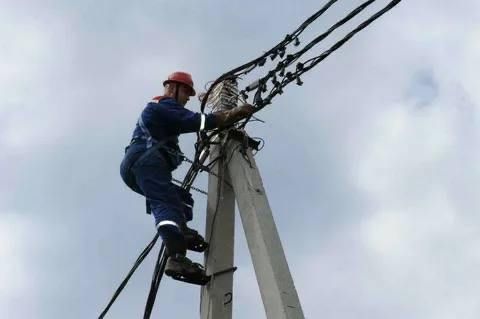 Евгений Балицкий: Аварийные бригады закончили работы по восстановлению подачи электричества абонентам населенных пунктов Запорожской области