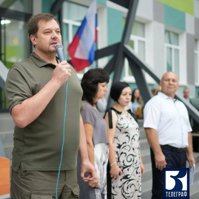 Балицкий: Сегодня наши учителя — это патриотичные, смелые и самоотверженные люди, которые каждый день идут воспитывать и учить детей, которые станут новым будущим нашего региона