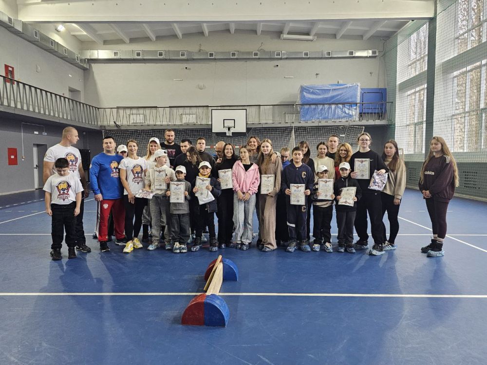 Фонд "Ридовка помогает" совместно с богатырским движением "Сильнейшая нация мира" организовали силовые шоу и состязания по масс-рестлингу