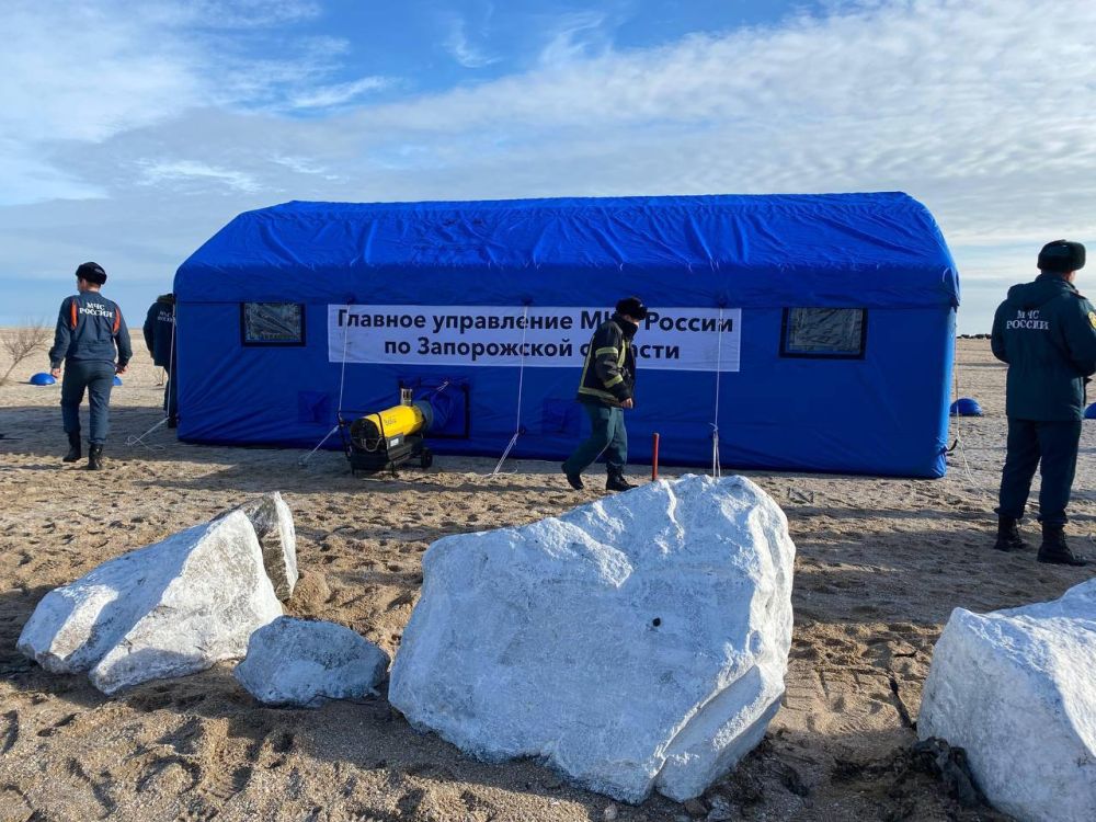 Евгений Балицкий: На Бердянской косе продолжается большая работа по очистке береговой линии Азовского моря от фракций мазута