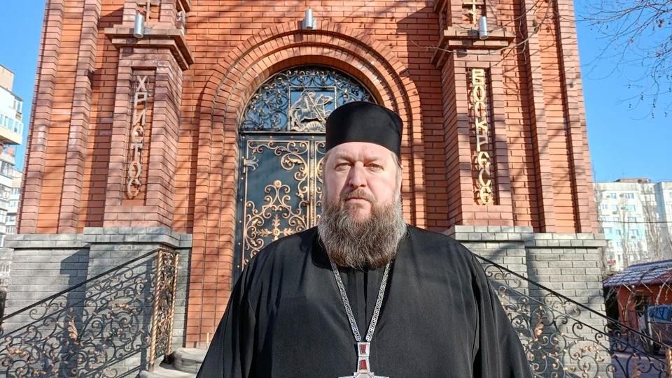 «И священники, и прихожане делают все на благо общей Победы»: Большое интервью с благочинным мелитопольских церквей Максимом Смирновым