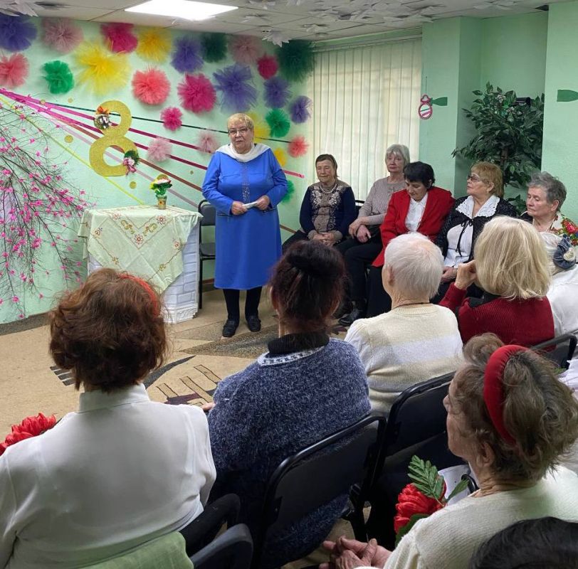 05.03.2025 г. в отделении Активного долголетия г. Мелитополь ГБУ «Комплексный центр социального обслуживания населения» МТ и СП ЗО состоялся лирический концерт "Красота и мудрость русской женщины", приуроченный к...