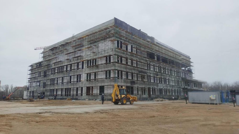 Евгений Балицкий: Продолжается строительство в Мелитополе многопрофильного педиатрического центра
