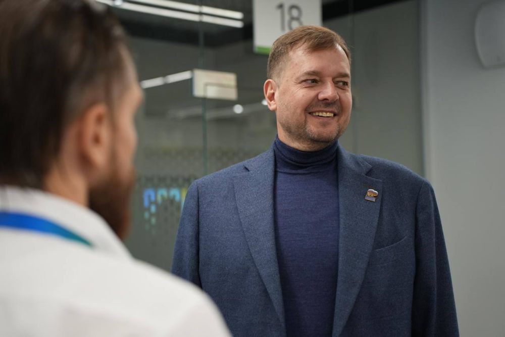 Евгений Балицкий: Посетил офис Сбербанка в Мелитополе, осмотрел, как идет работа, как организован прием клиентов