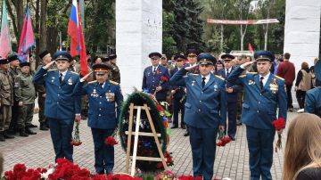 Жители Мелитополя отмечают День Победы