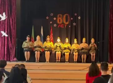 В преддверии 80-летия Дня Победы в Великой Отечественной войне в ГБПОУ Мелитопольский многопрофильный колледж прошел торжественный концерт посвященный 80-летию Победы