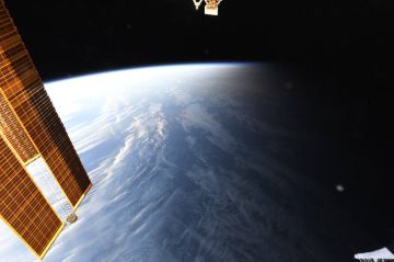 Сколько раз МКС облетает землю за сутки?