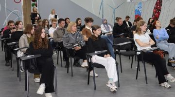 Молодежи Мелитополя рассказали о современных тенденциях рынка труда и развитии туризма