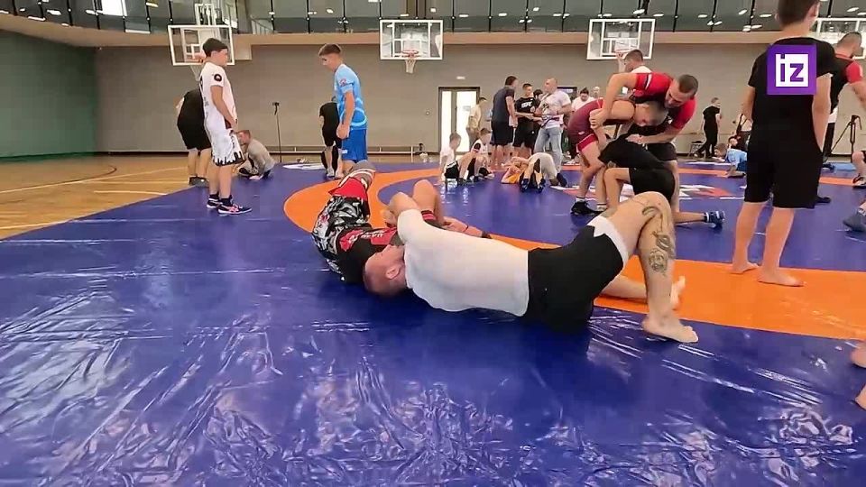 &quot;   100% &quot;.   UFC         -    