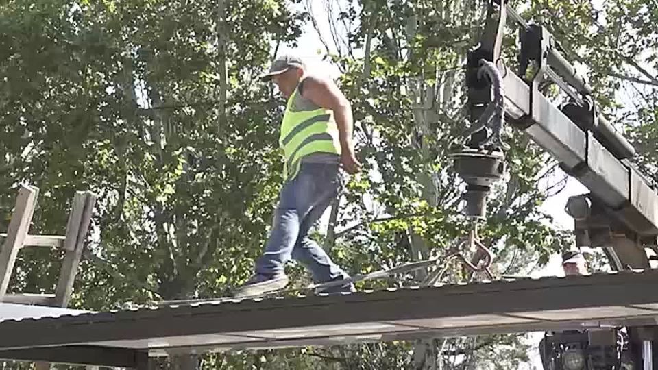 В Мелитополе продолжают устанавливать «умные» остановки