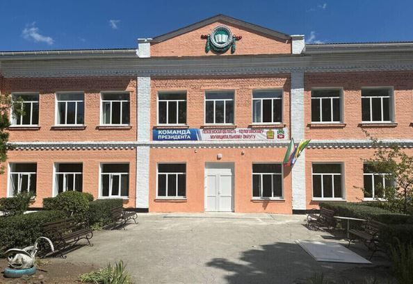 Почти 900 школ восстановлено и построено в новых регионах с 2022 года