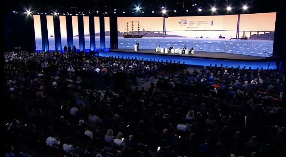 Основные тезисы выступления Президента Российской Федерации Владимира Путина на ВЭФ-2025