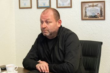 Сергей Золотарёв: Сегодня свой День рождения отмечает руководитель управления Федеральной службы государственной регистрации, кадастра и картографии по Запорожской области Дмитрий Геннадьевич Трухин