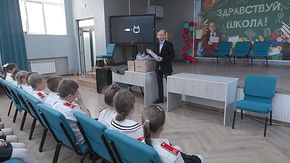               15