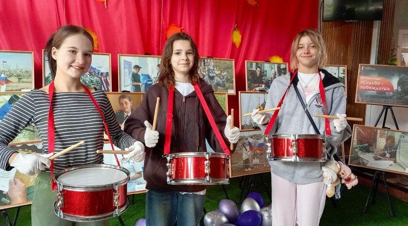 Юным музыкантам Бердянска доставили новые барабаны
