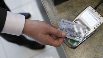 Почему необходимо блокировать банковскую карту в случае пропажи