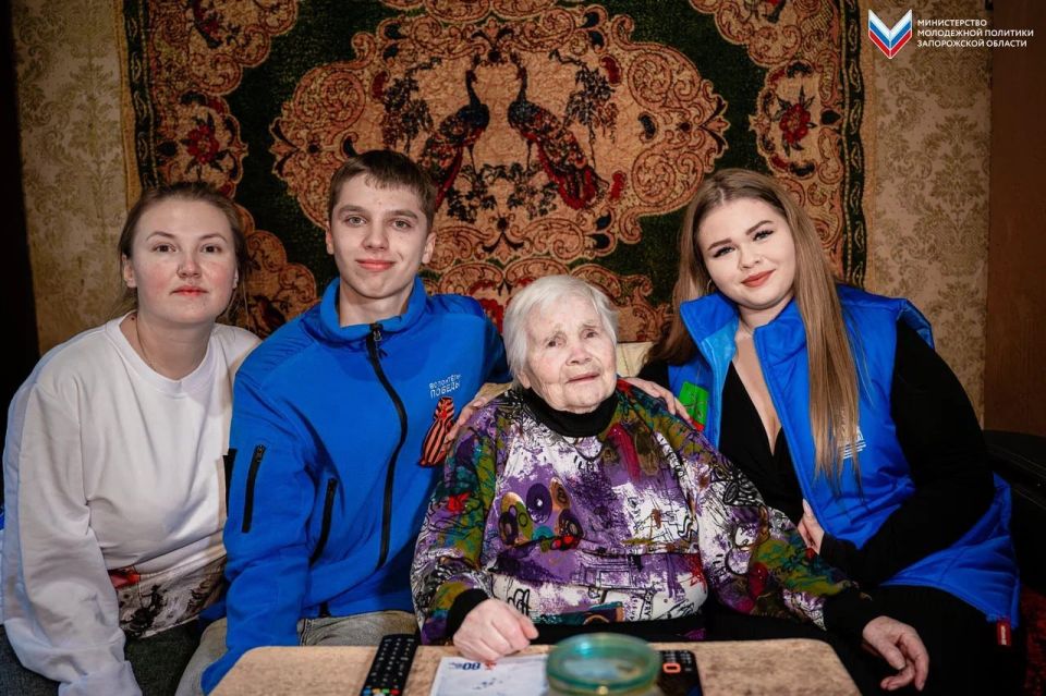 «Волонтёры Победы» вновь навестили ветеранов из города Мелитополь