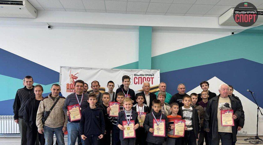 Ко Дню освобождения Мелитополя для школьников прошел шахматный турнир