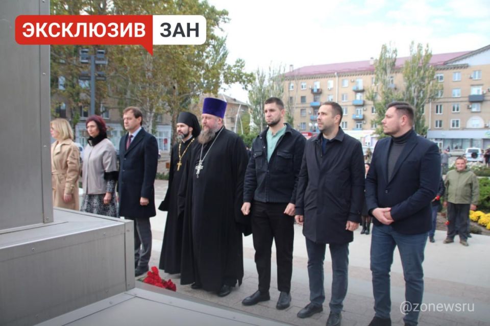 Представители власти и духовенства Запорожской области почтили память защитников Мелитополя
