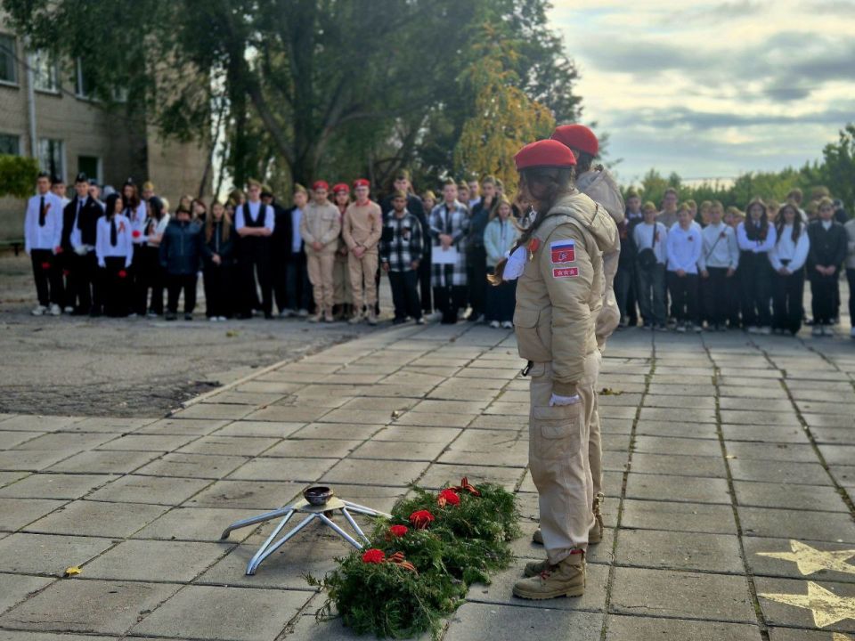 23 октября в Константиновской школе № 2 имени Героя Советского Союза П. Т. Одинца состоялась торжественная линейка, посвященная 82-й годовщине освобождения города Мелитополя