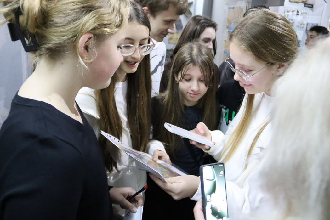 23 октября 2025 года, в день освобождения Мелитополя от немецко-фашистских захватчиков, в Мелитопольском городском краеведческом музее прошёл патриотический квест «Дорога домой!» для учащихся ГБУ ОО ЗО "СОШ №5"