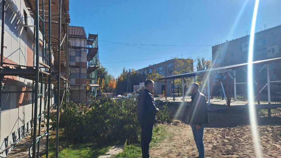 Представители шефов из Архангельской области проинспектировали ремонт ДК в Терпенье