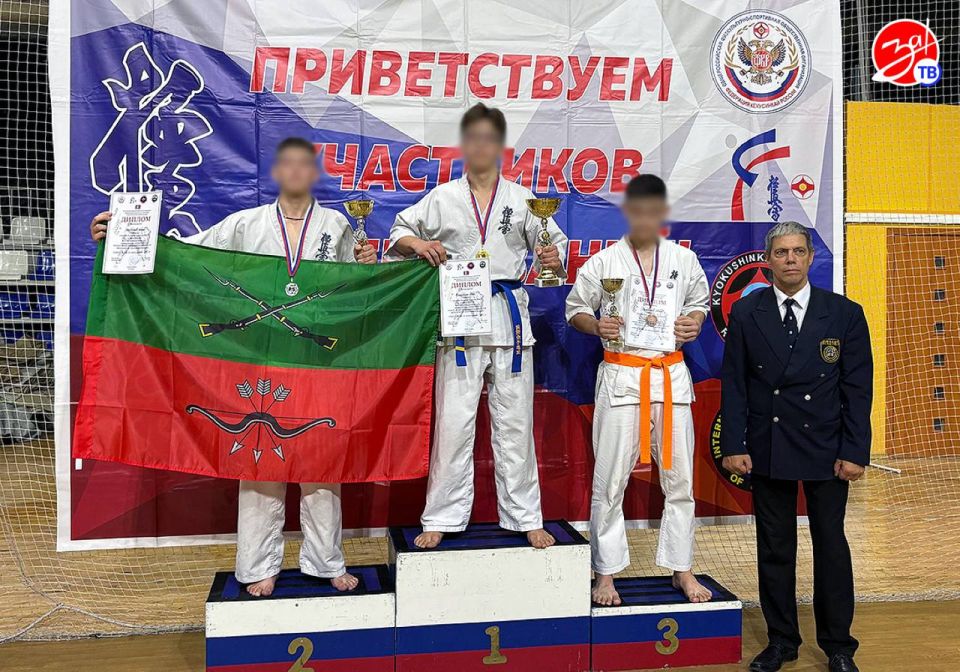 Юные каратисты из Мелитополя завоевали медали на Первенстве Ростовской области