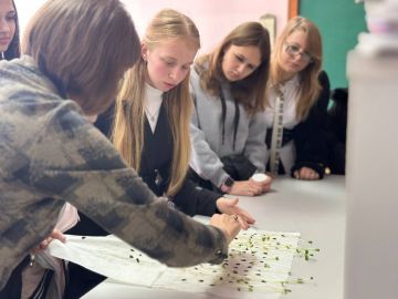 Сотрудничество науки и образования: школьники посетили агротехнологический факультет МелГУ