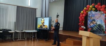 В преддверии 160-летия со дня создания института судебных приставов России 29.10.25 в ГБУ ОО ЗО "Константиновская СОШ №1 им. Героя Советского Союза П.Т. Одинца" состоялась тематическая лекция