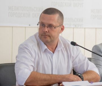 Сергей Золотарёв: Сегодня свой День рождения отмечает депутат Мелитопольского городского Совета, заместитель генерального директора НО «ФКР МКД ЗО» г. Мелитополь Андрей Сергеевич Хрущ