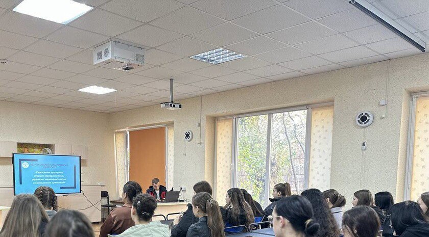 Мелитопольским студентам рассказали, как не стать жертвой вербовки спецслужб Киева