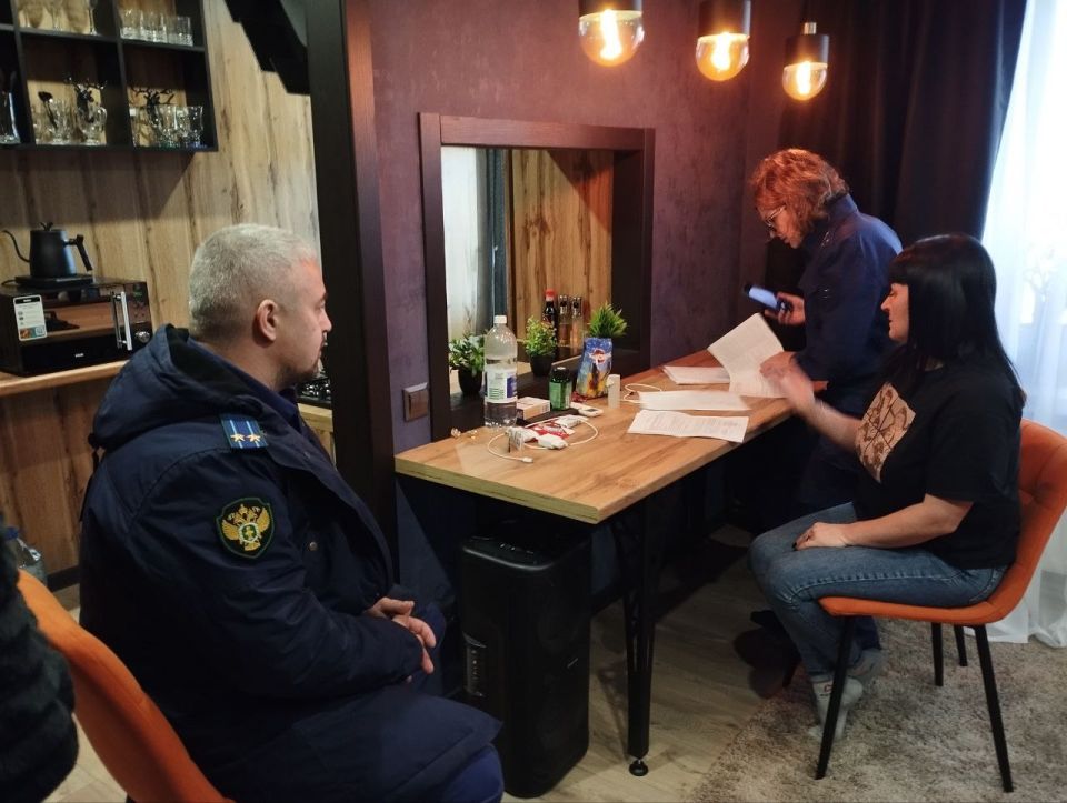 Социальные координаторы запорожского филиала фонда «Защитники Отечества» и инспектор Военно-социального центра Минобороны РФ провели совместный выезд в село Новобогдановку вместе с прокурором Мелитопольского района Дамиром...