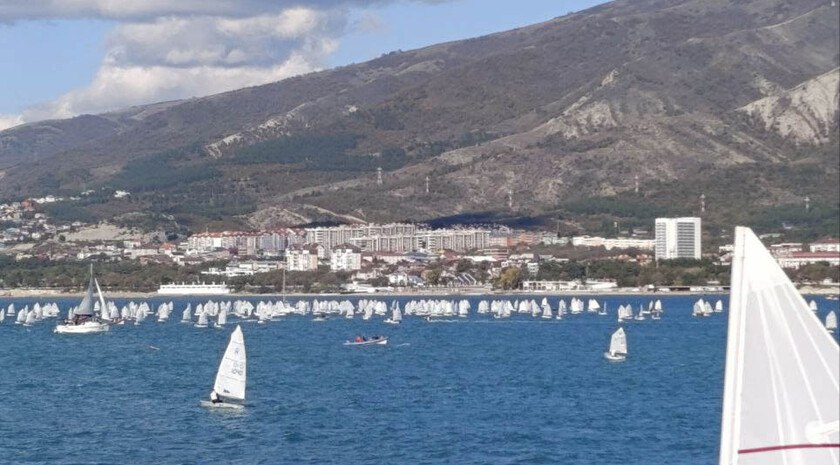 Юные яхтсмены из Запорожской области принимают участие в престижных международных соревнованиях — 34-й Международной детско-юношеской регате в Геленджике