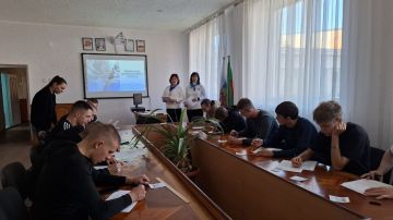 В г. Бердянске прошел тренинг «Успешный старт карьеры выпускника» в рамках работы молодежного клуба «Ты в Центре!» для учащихся ГБПОУ «Бердянский многопрофильный центр»