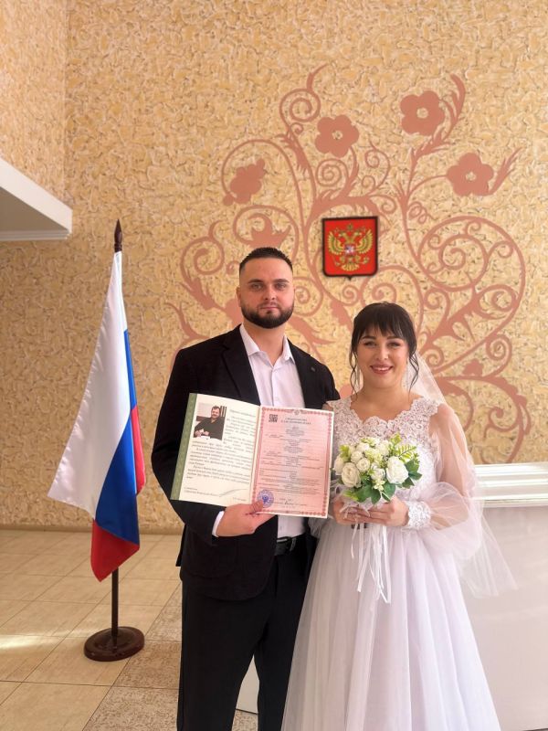 В преддверии Дня народного единства, который отмечает сплоченность нашего многонационального народа, его силу, дух и гордость за родную землю, в территориальном отделе ЗАГС города Мелитополь и Мелитопольского района...